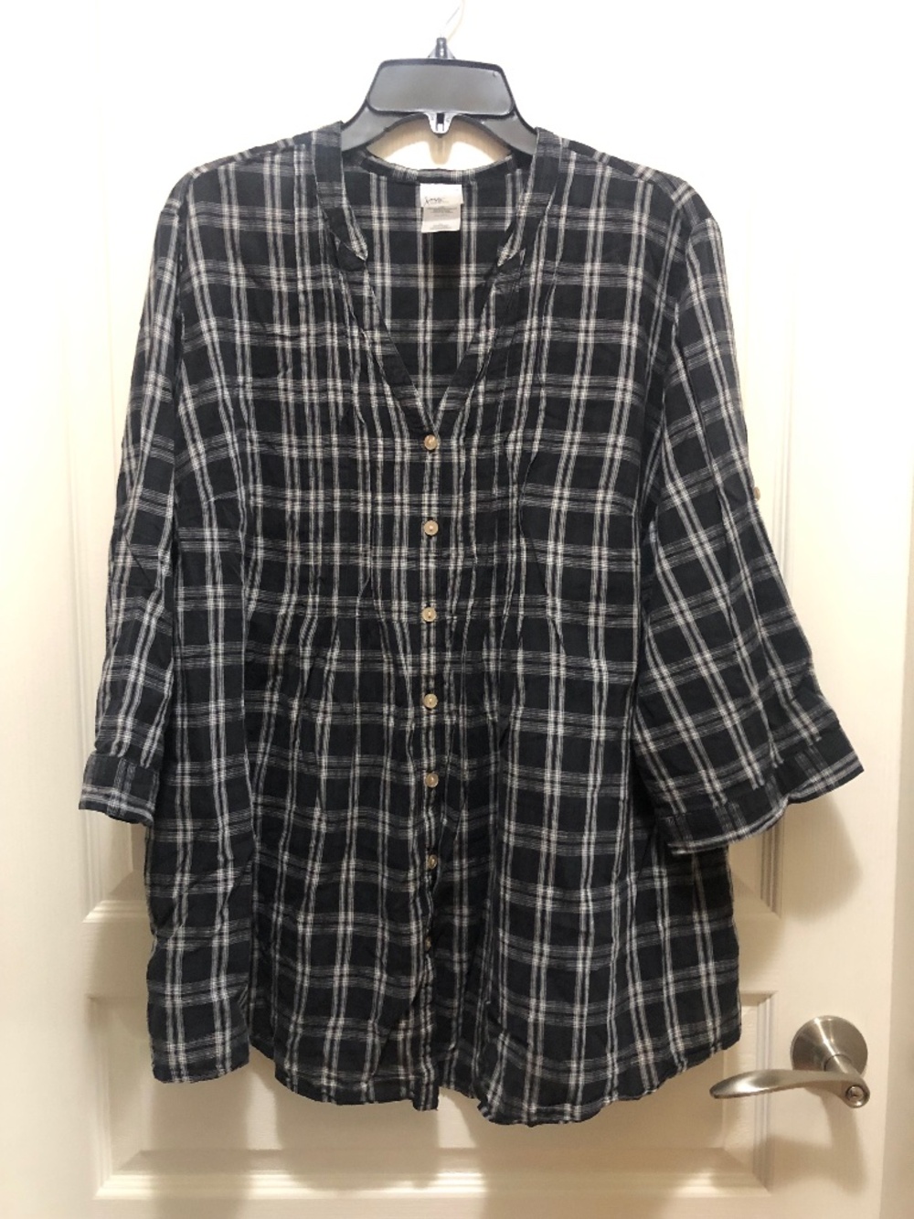 Women’s 3X cotton plaid button front shirt convertible sleeves black white